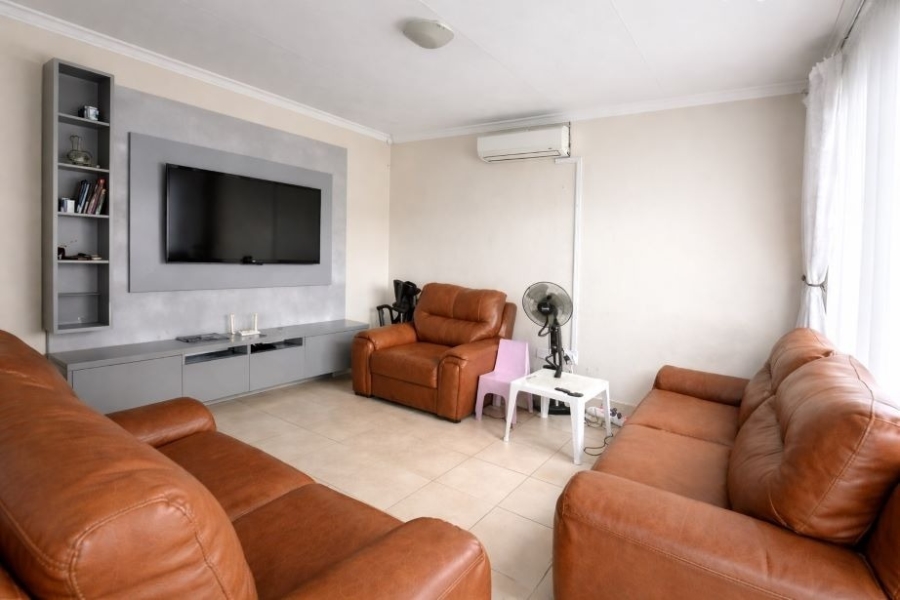 3 Bedroom Property for Sale in Waterkloof East North West